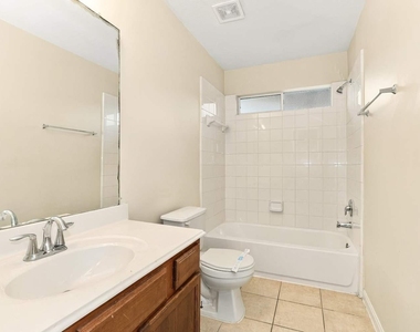 15802 Parmley Creek Court - Photo Thumbnail 12