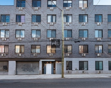 Metropolitan Avenue - Photo Thumbnail 7
