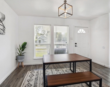 2631 Stevens Street - Photo Thumbnail 4