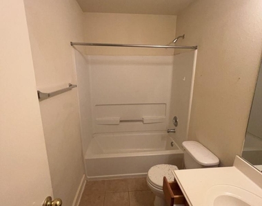 7411 Ravenswood - Photo Thumbnail 13