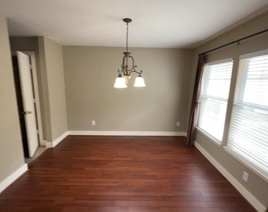 7411 Ravenswood - Photo Thumbnail 5