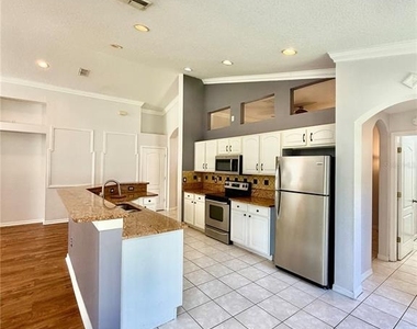 23824 Plantation Palms Boulevard - Photo Thumbnail 12