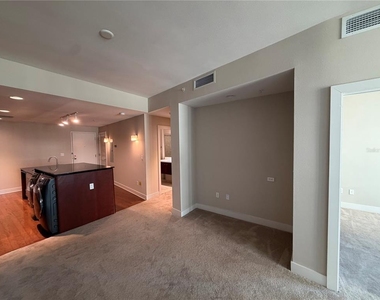1120 E Kennedy Boulevard - Photo Thumbnail 6