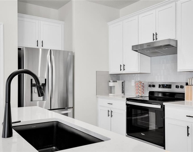 37557 Mackenzie Drive - Photo Thumbnail 9