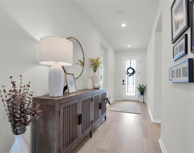 37557 Mackenzie Drive - Photo Thumbnail 3