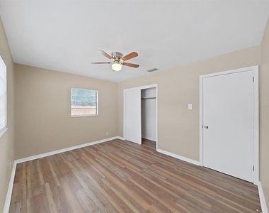 4411 Bass Street - Photo Thumbnail 28