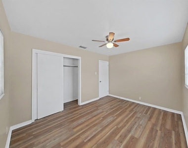 4411 Bass Street - Photo Thumbnail 27