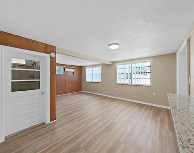 4411 Bass Street - Photo Thumbnail 24