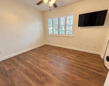 506 S Oregon Avenue - Photo Thumbnail 9