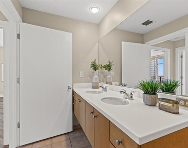 1120 E Kennedy Boulevard - Photo Thumbnail 29