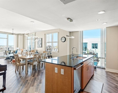 1120 E Kennedy Boulevard - Photo Thumbnail 6