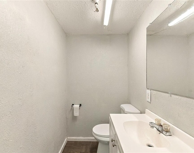 1103 36th Avenue W - Photo Thumbnail 13