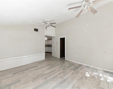 1103 36th Avenue W - Photo Thumbnail 1
