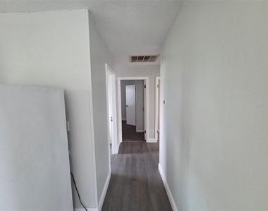 14312 1st Street - Photo Thumbnail 9