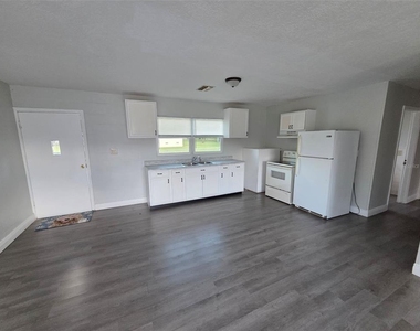 14312 1st Street - Photo Thumbnail 7