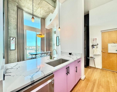 777 N Ashley Drive - Photo Thumbnail 10