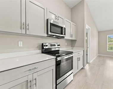 12648 Tannencrest Drive - Photo Thumbnail 10