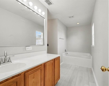 30346 Rattana Court - Photo Thumbnail 10