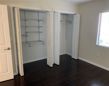 117 Camille Court - Photo Thumbnail 7
