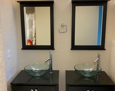 117 Camille Court - Photo Thumbnail 8