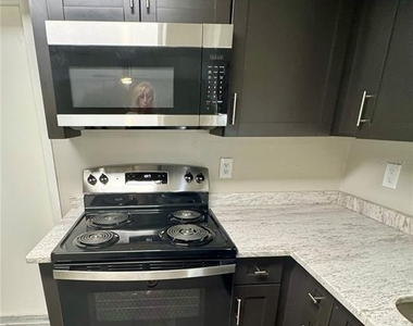 609 Avocado Drive - Photo Thumbnail 4