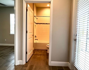 18814 Cornuta Street - Photo Thumbnail 19