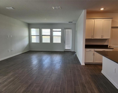 3012 Armstrong Avenue - Photo Thumbnail 5