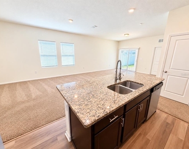 764 Orchid Grove Boulevard - Photo Thumbnail 4