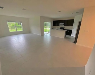 3992 Fescue Street - Photo Thumbnail 4