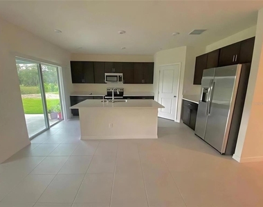 3992 Fescue Street - Photo Thumbnail 6