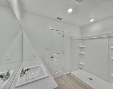 836 Lynx Street - Photo Thumbnail 7