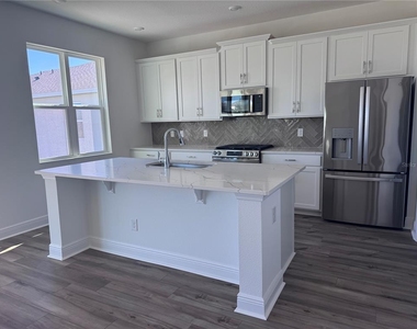 367 Lemongrass Road - Photo Thumbnail 8