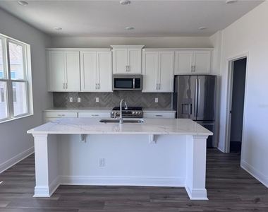 367 Lemongrass Road - Photo Thumbnail 6