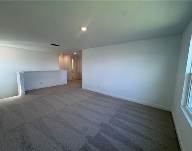 367 Lemongrass Road - Photo Thumbnail 14