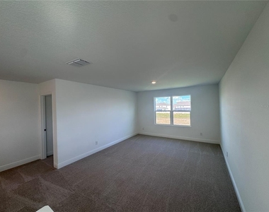 367 Lemongrass Road - Photo Thumbnail 15