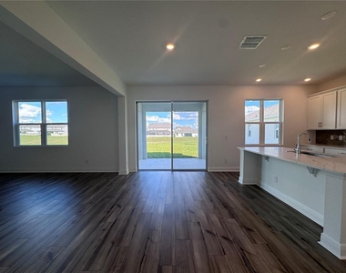 367 Lemongrass Road - Photo Thumbnail 5