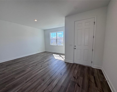 367 Lemongrass Road - Photo Thumbnail 1