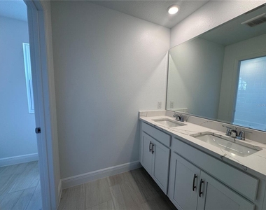 367 Lemongrass Road - Photo Thumbnail 17