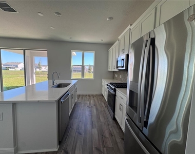 367 Lemongrass Road - Photo Thumbnail 9