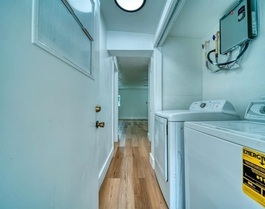 3338 Ontario Avenue - Photo Thumbnail 23