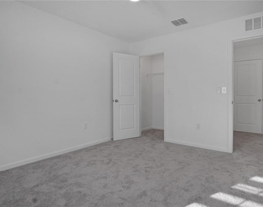2504 Peony Place - Photo Thumbnail 20