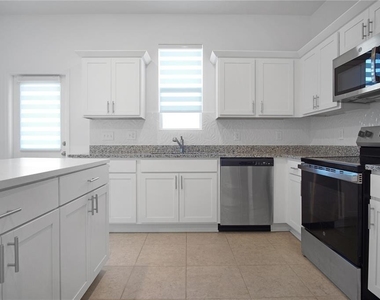 2504 Peony Place - Photo Thumbnail 6