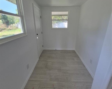 805 Longfellow Terrace - Photo Thumbnail 5