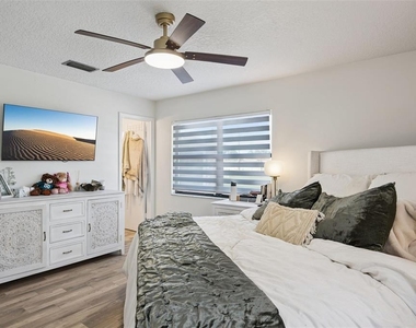 6534 Precourt Drive - Photo Thumbnail 15