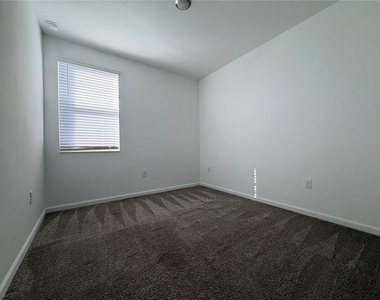 1362 Viscaya Cove Boulevard - Photo Thumbnail 15