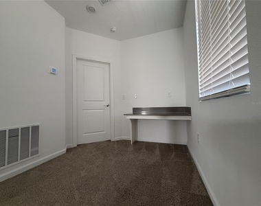 1362 Viscaya Cove Boulevard - Photo Thumbnail 17
