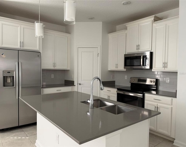 1362 Viscaya Cove Boulevard - Photo Thumbnail 1