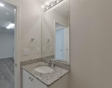 9101 Aegean Circle - Photo Thumbnail 4