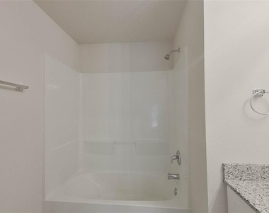9101 Aegean Circle - Photo Thumbnail 12