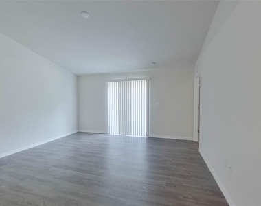 9101 Aegean Circle - Photo Thumbnail 8
